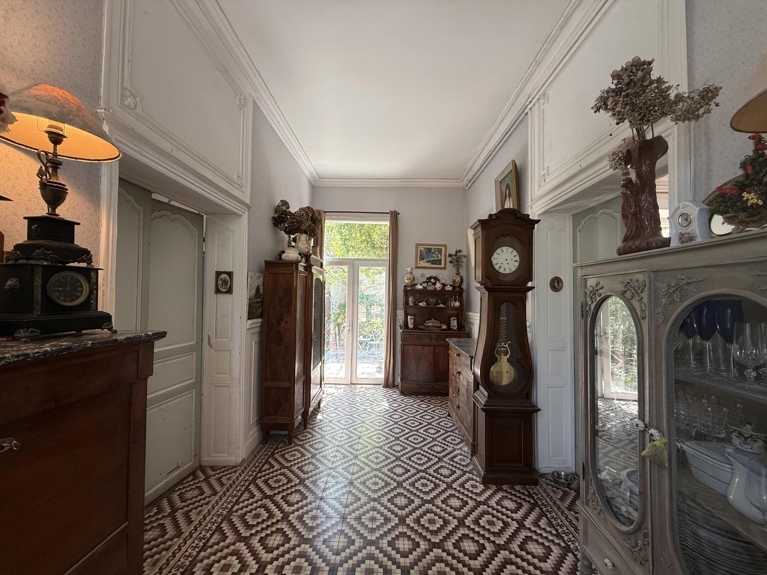 Town living in a private mansion with walled gardens, Poitou-Charentes – France – BVI85837