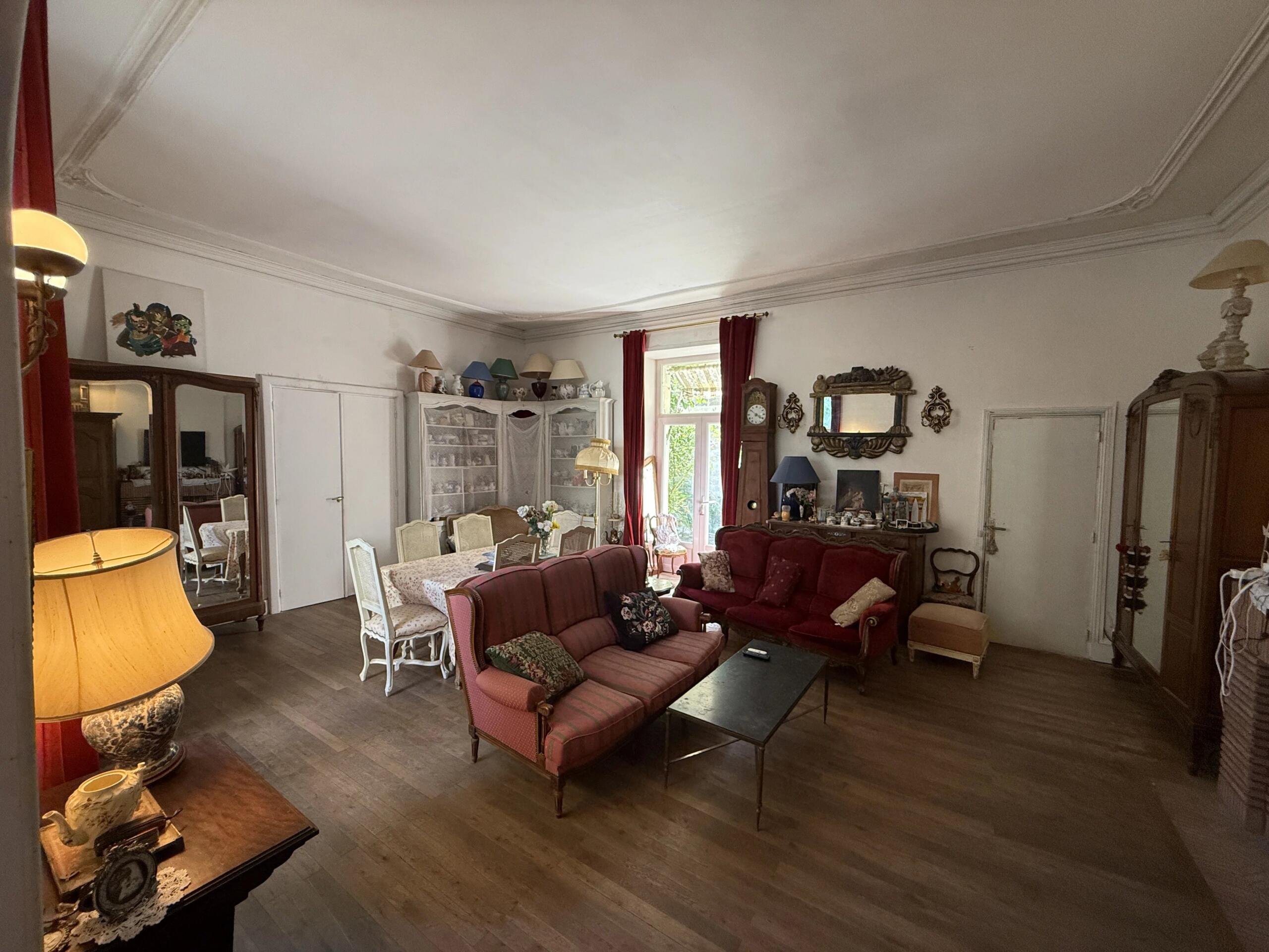 Town living in a private mansion with walled gardens, Poitou-Charentes – France – BVI85837