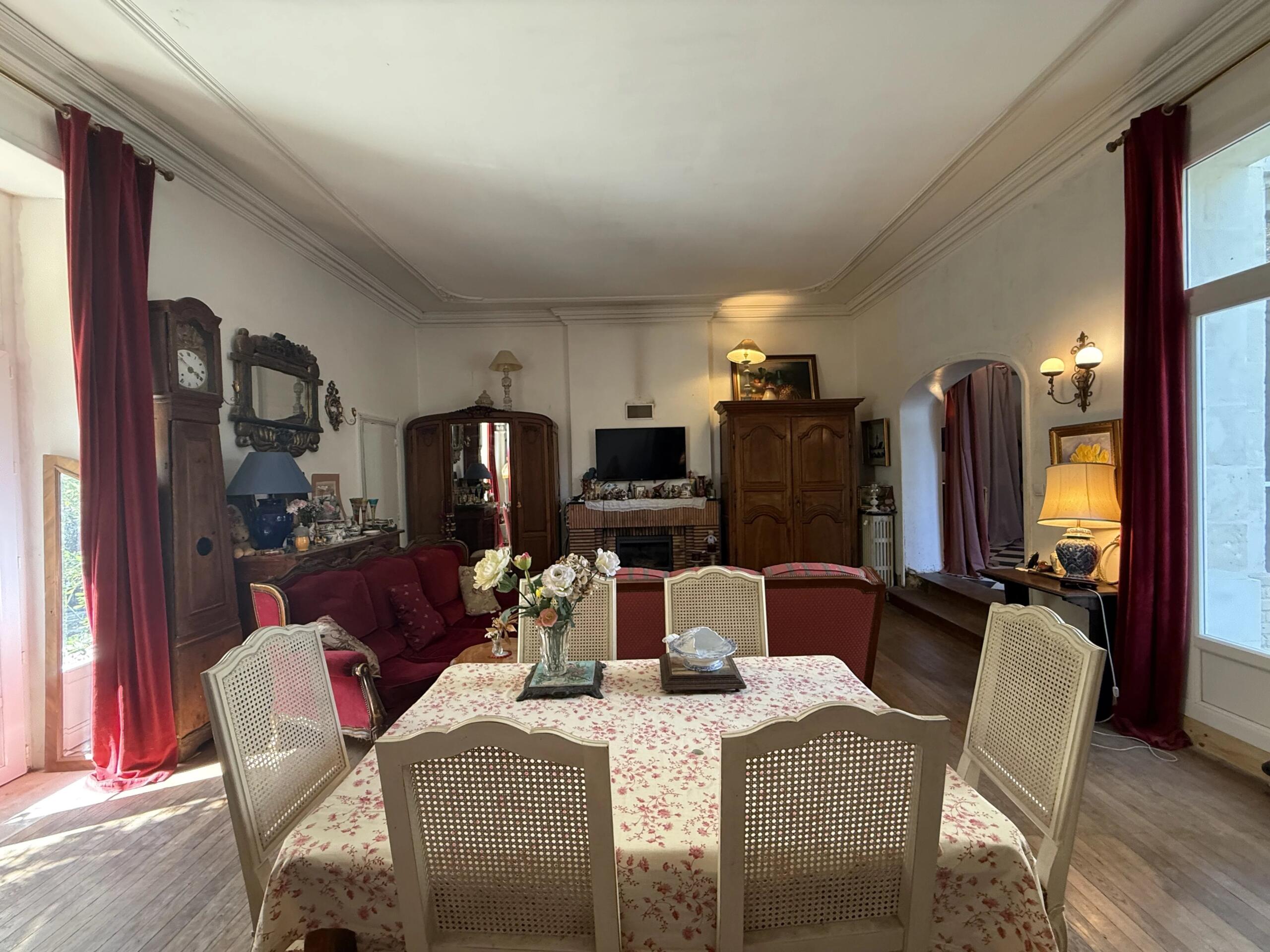 Town living in a private mansion with walled gardens, Poitou-Charentes – France – BVI85837