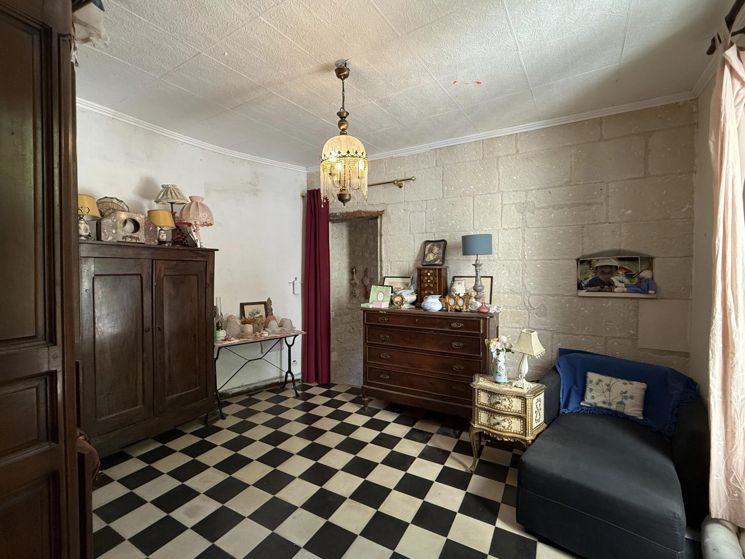 Town living in a private mansion with walled gardens, Poitou-Charentes – France – BVI85837