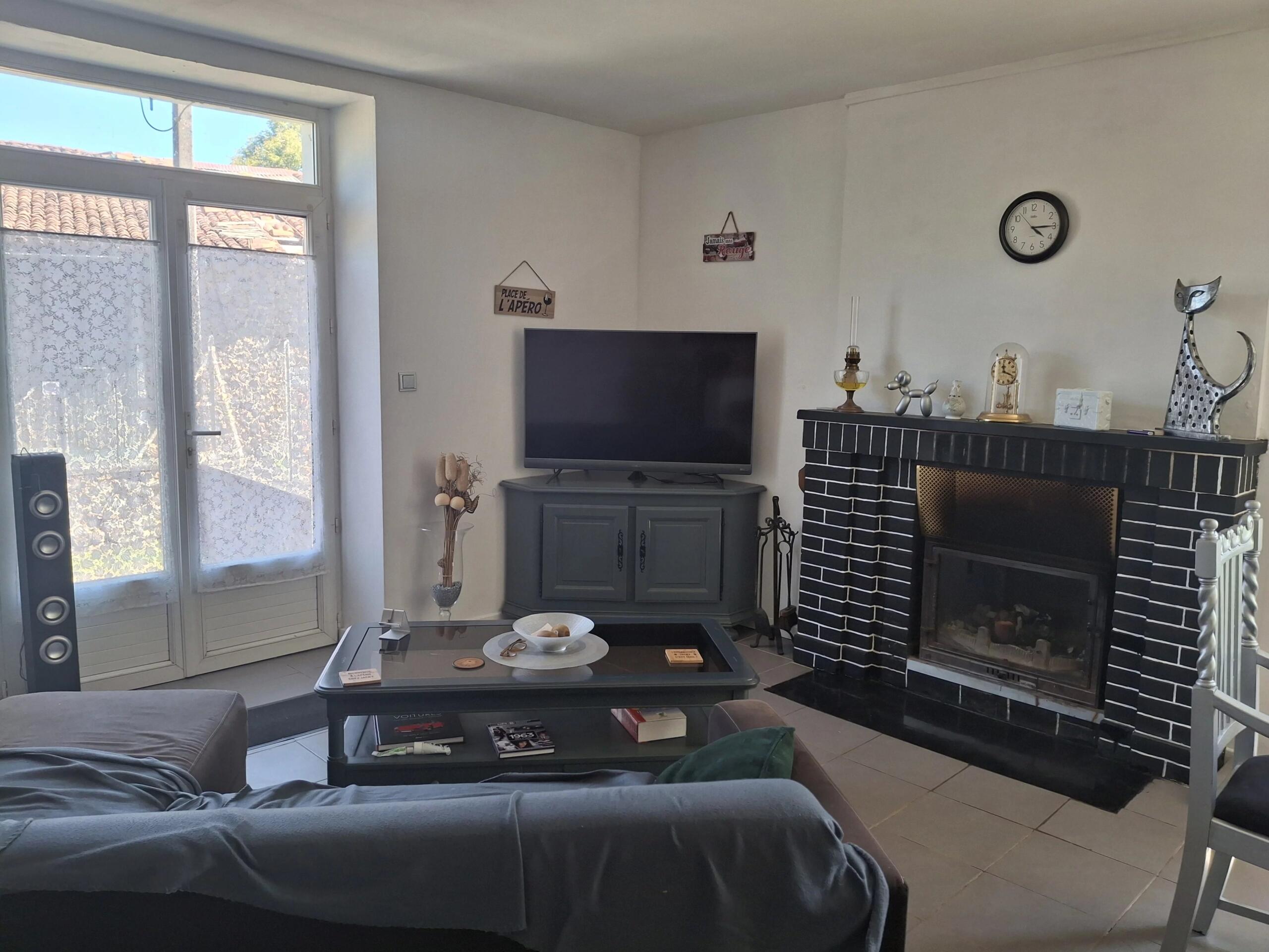 Family home with extensive outbuildings and land, Poitou-Charentes – France – BVI85389