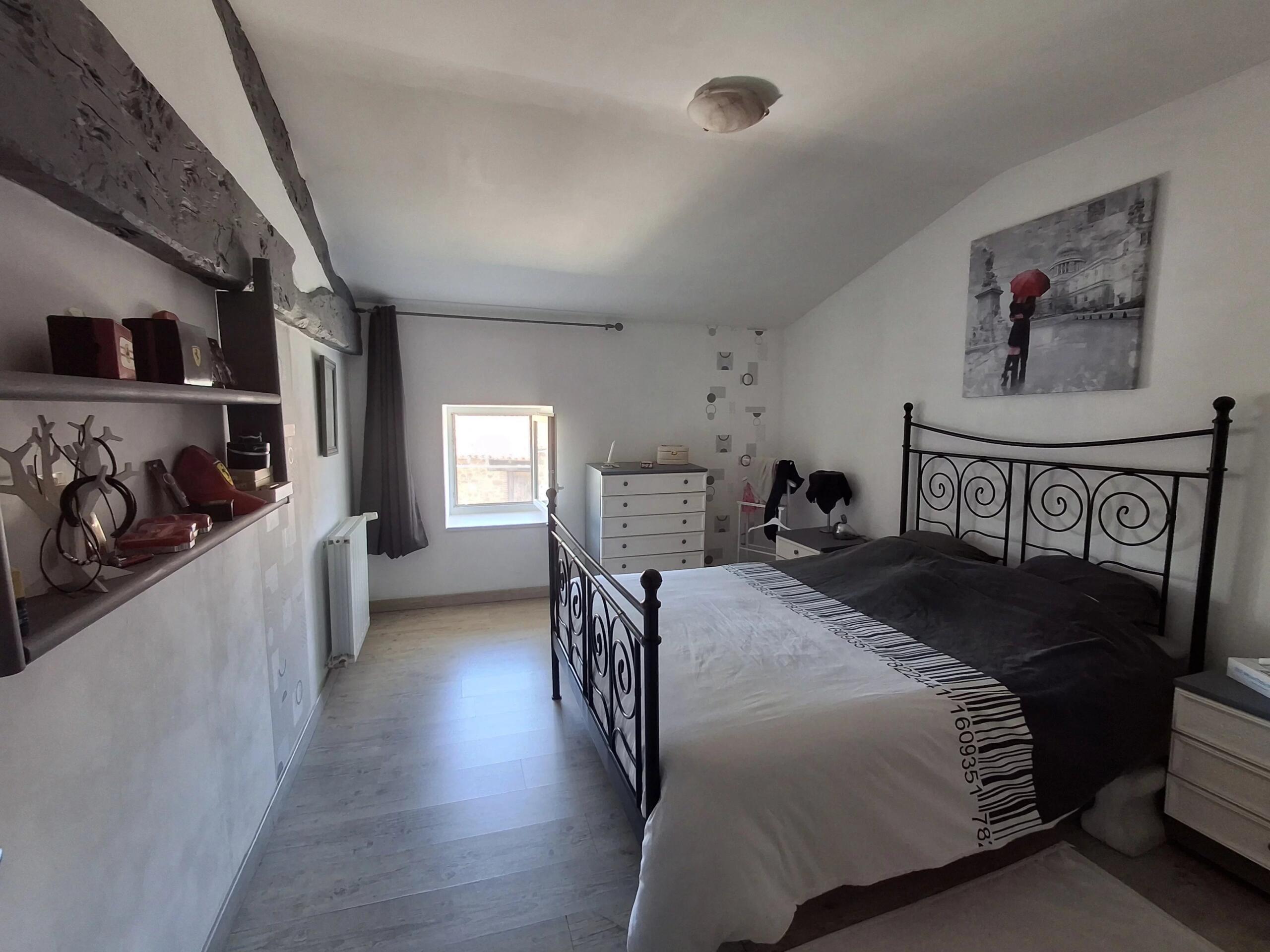 Family home with extensive outbuildings and land, Poitou-Charentes – France – BVI85389