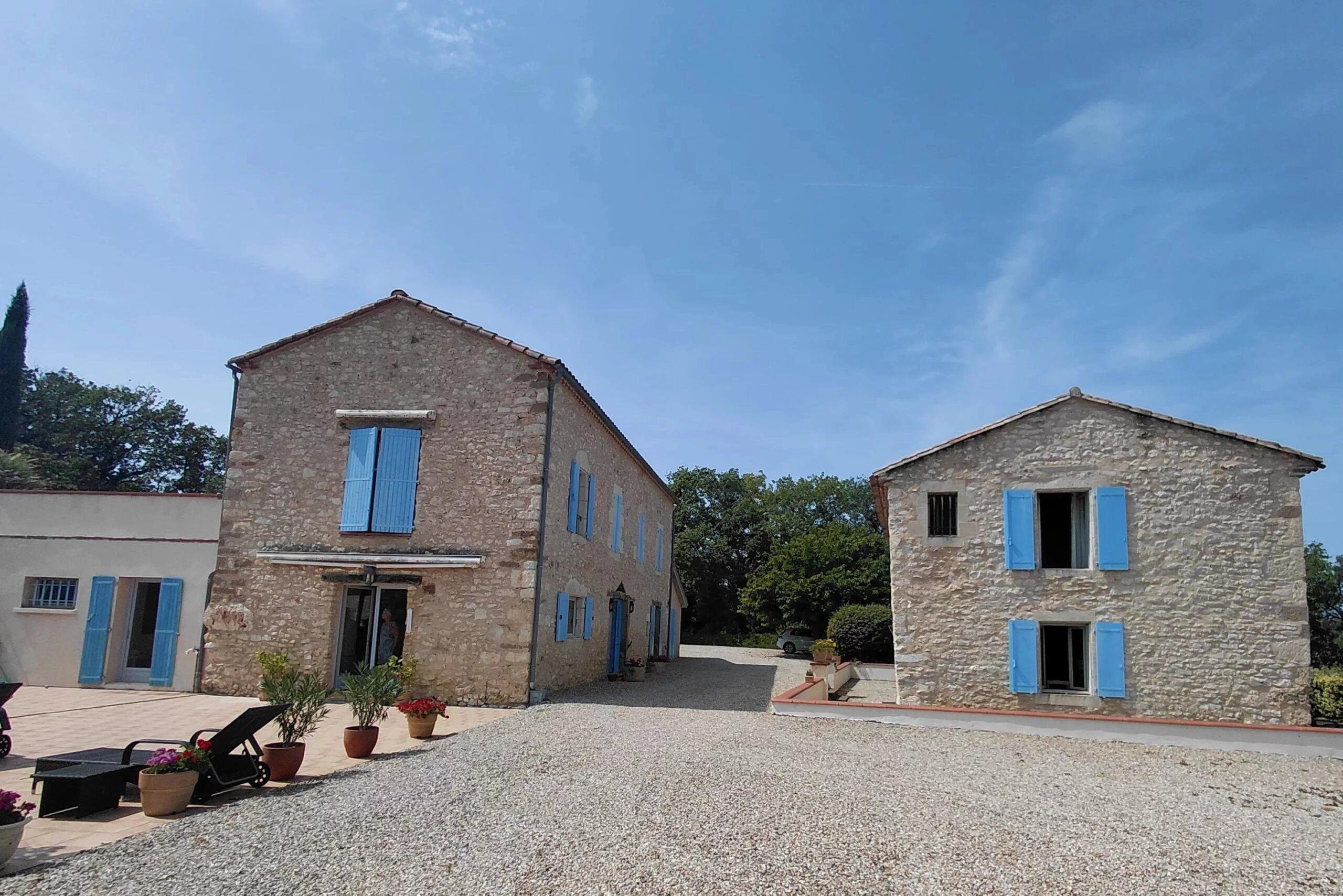 Two character properties near to Cordes-sur-Ciel at end of dead-end land with panaromique views, Midi-Pyrénées – France – BVI86781