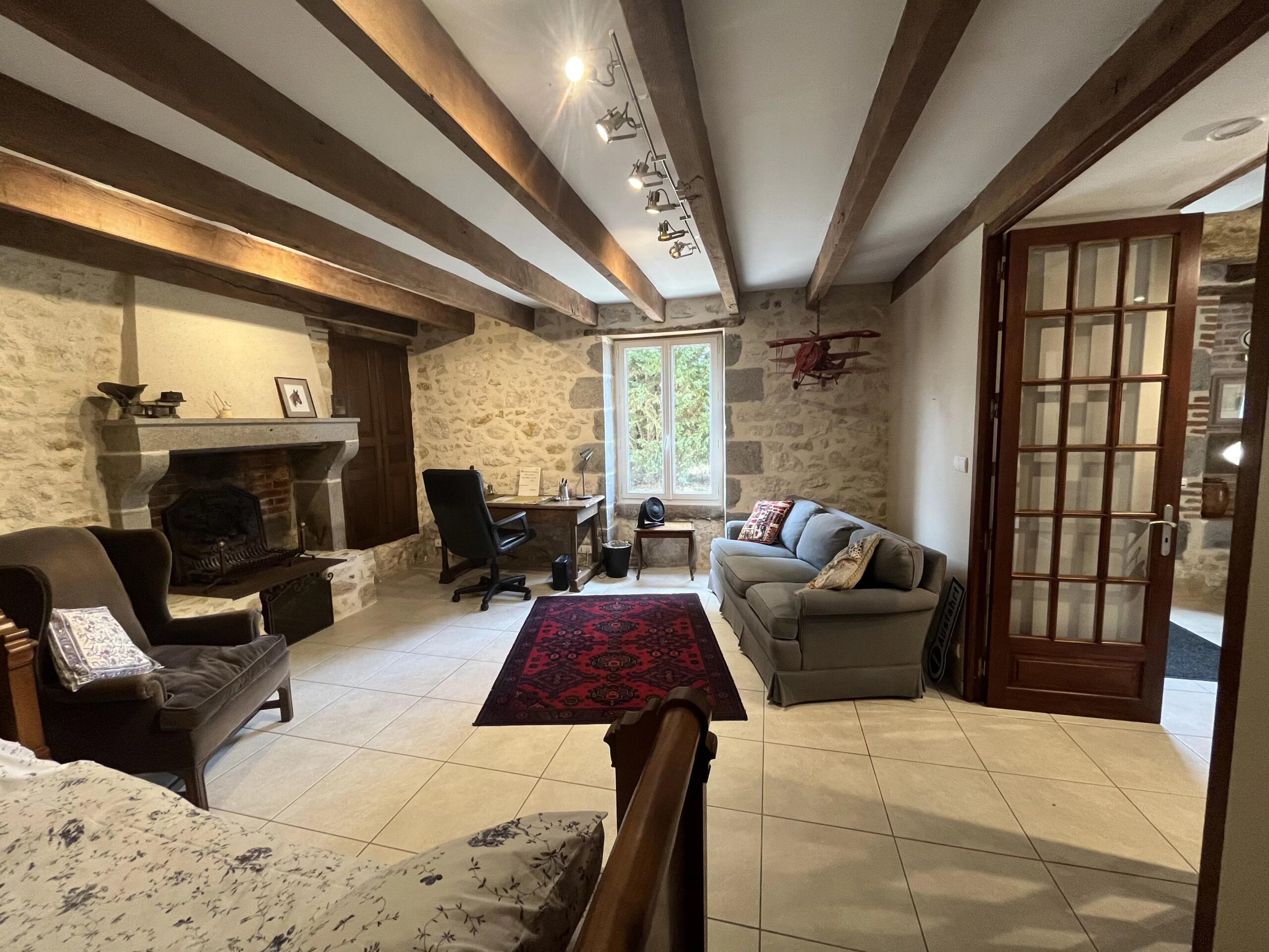 Stunning 2 bed dwelling with a large barn and separate cottage to renovate, Poitou-Charentes – France – BVI86306