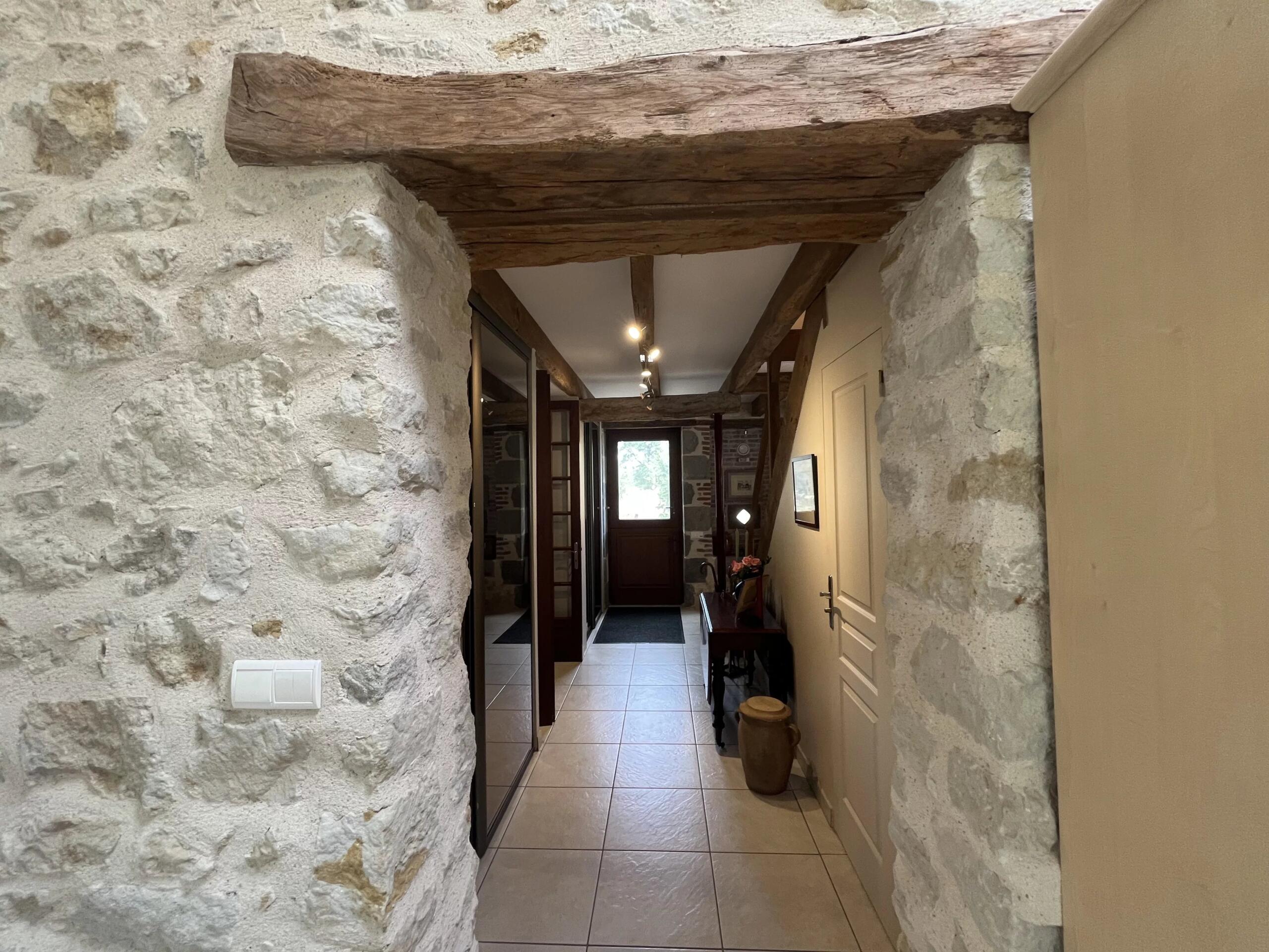 Stunning 2 bed dwelling with a large barn and separate cottage to renovate, Poitou-Charentes – France – BVI86306