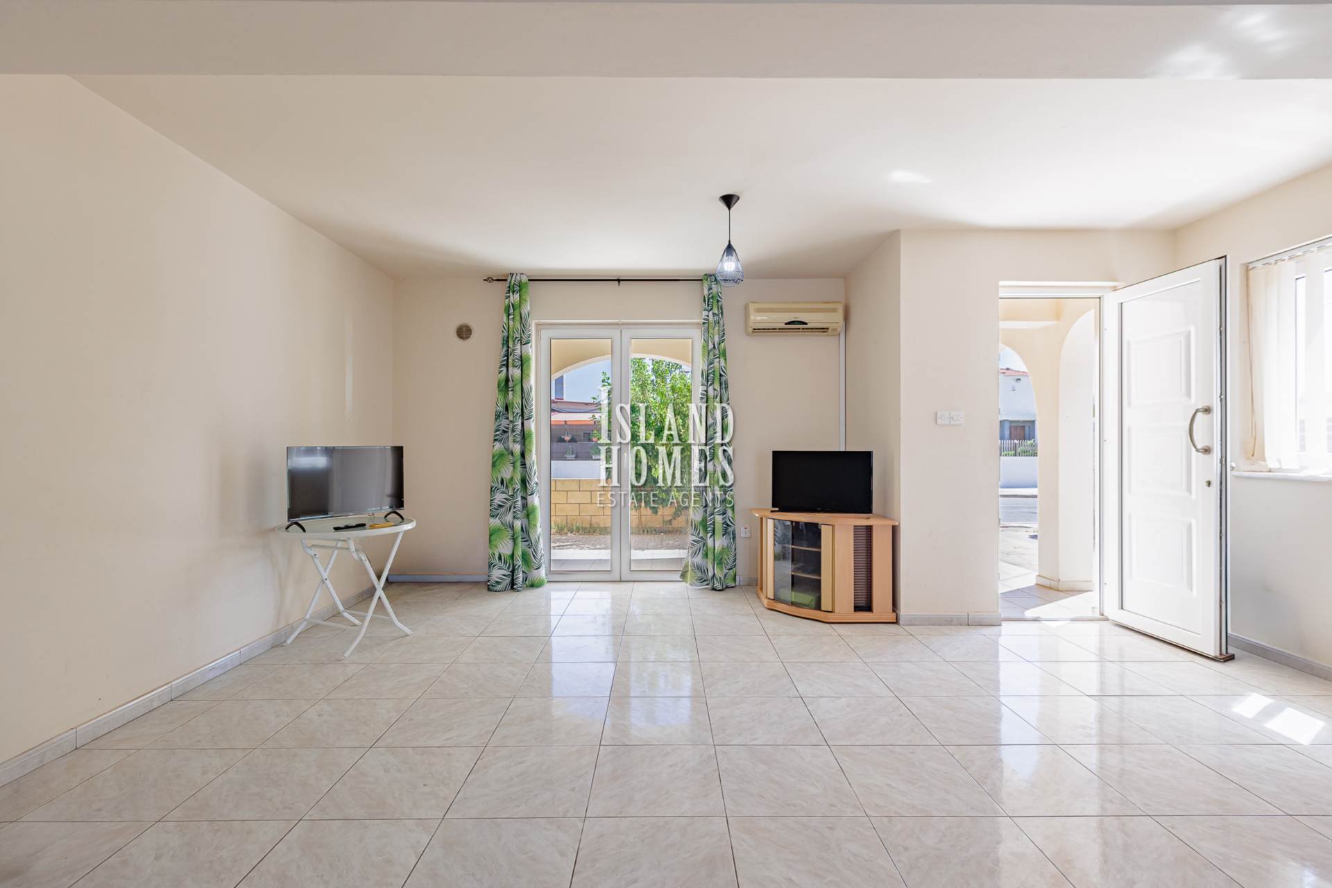 3 bedroom Semi-Detached in Xylofagou, Larnaca, Cyprus – MnX101
