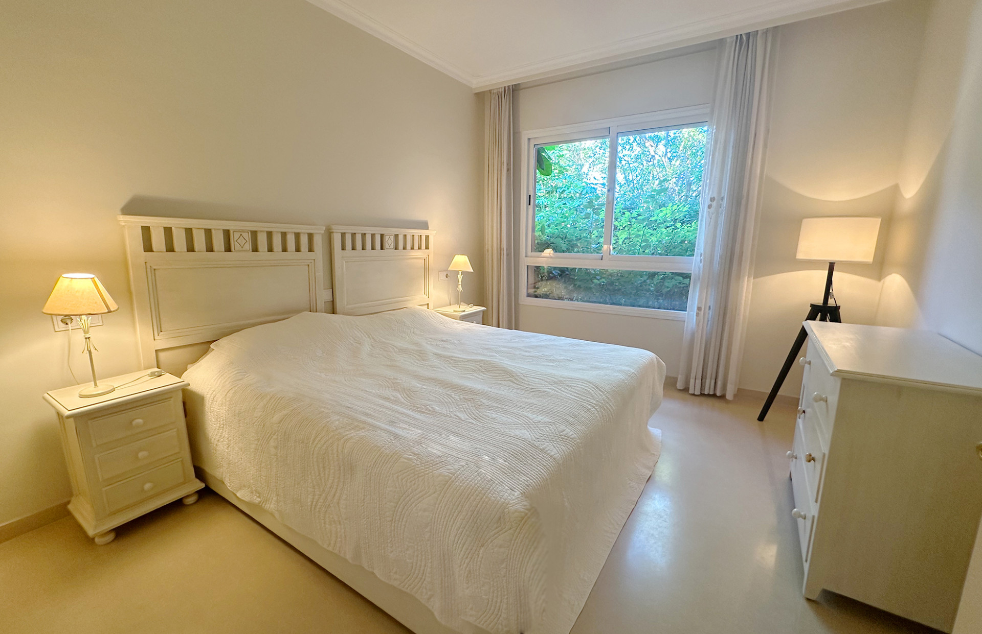 2 bedroom Ground Floor Apartment in Marbella, Malaga, Spain – 428-04213D