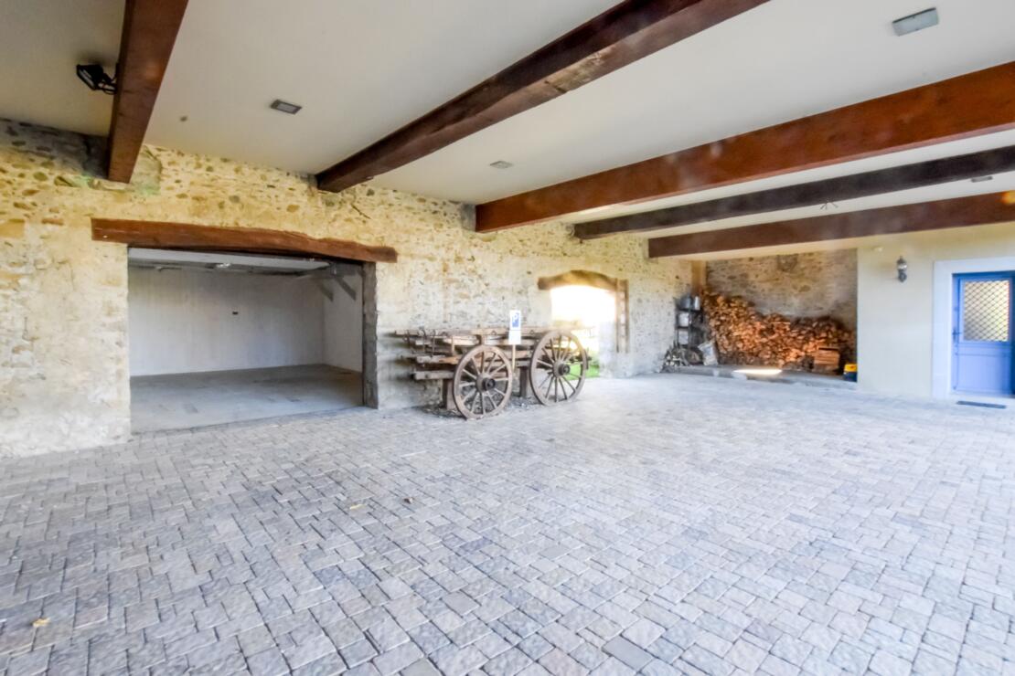 Ausson – Stunning family home with thriving B&B/Gîte, pool and secure grounds – A perfect investment in the Pyrenées!