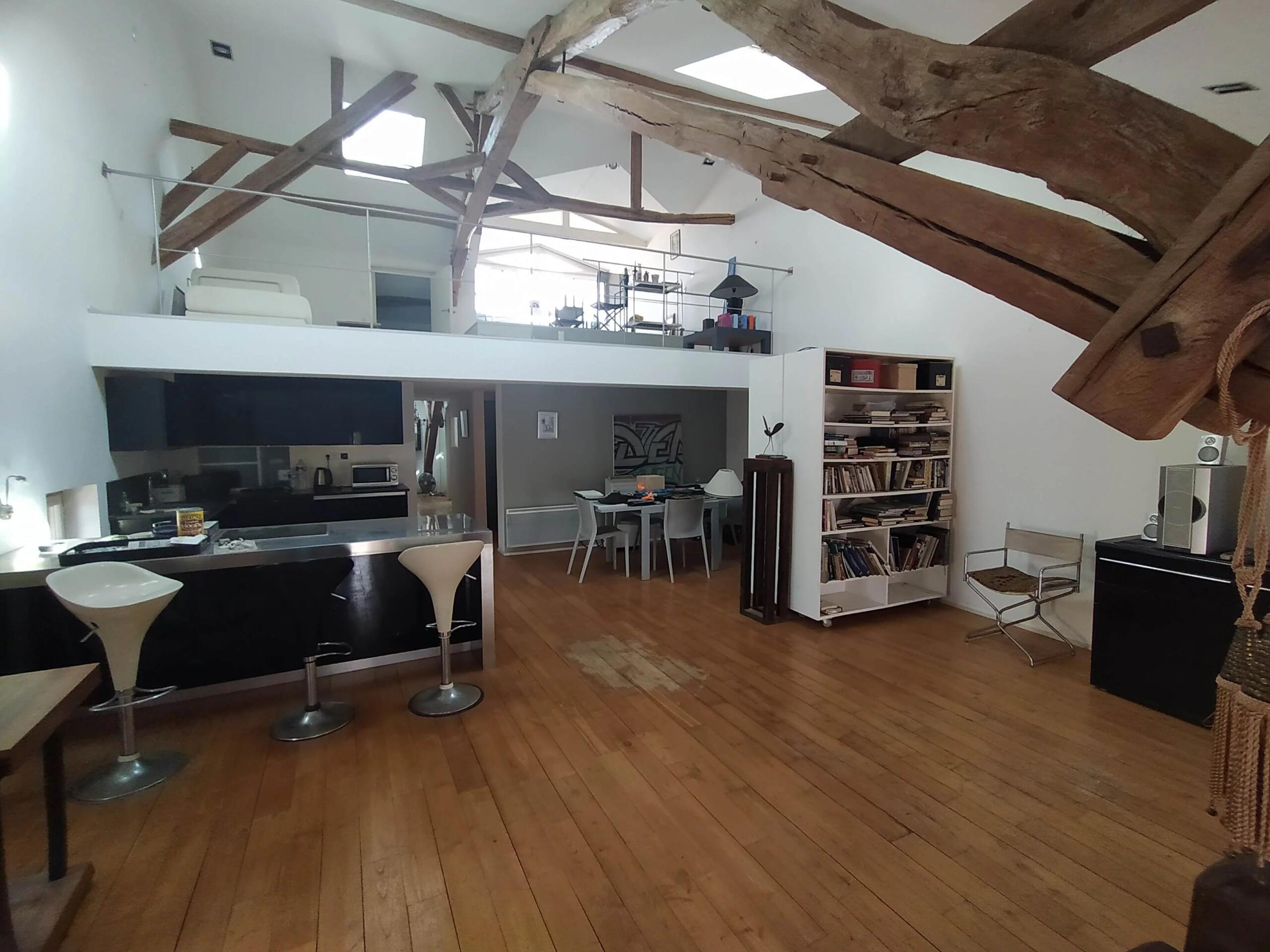 Spacious duplex apartment, Aquitaine – France – BVI86525