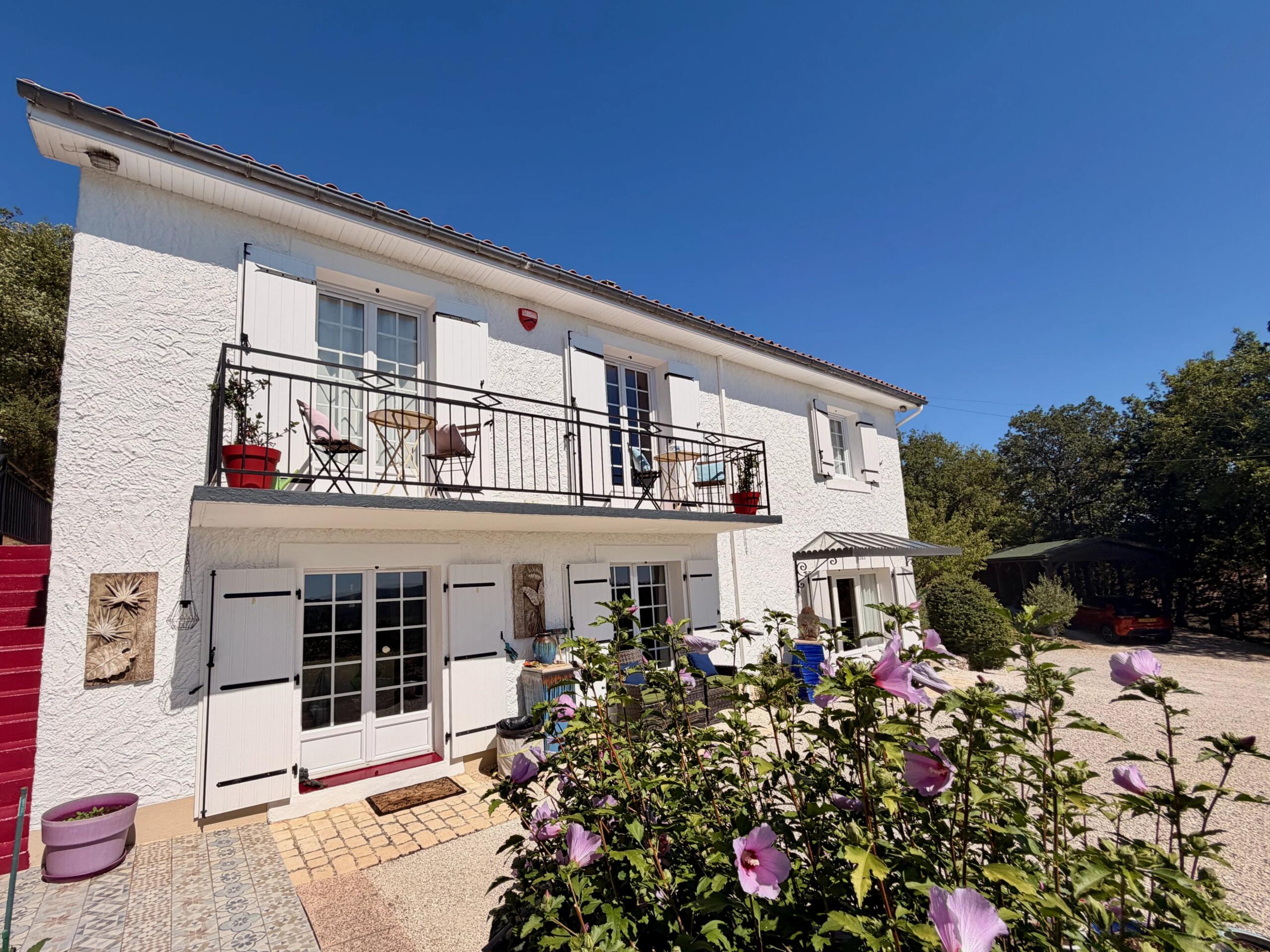 4-bedroom house with heated pool and panoramic Dordogne Valley views near Souillac, Aquitaine – France – BVI86854