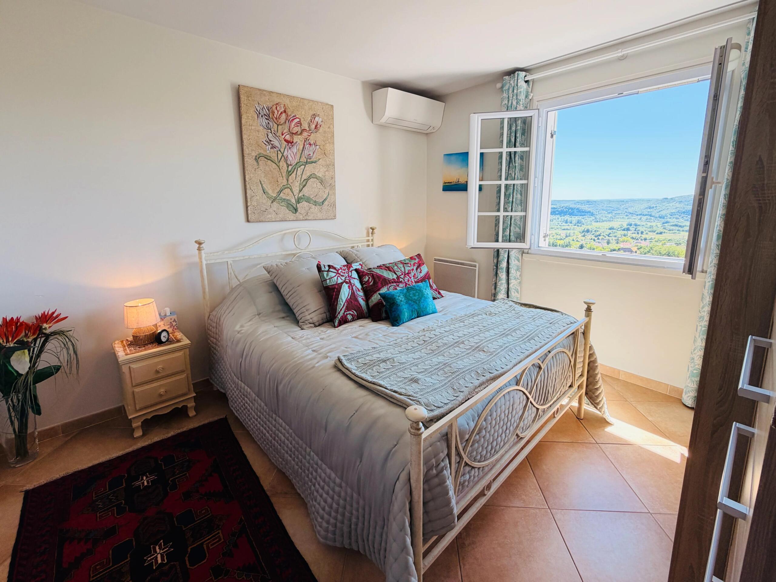 4-bedroom house with heated pool and panoramic Dordogne Valley views near Souillac, Aquitaine – France – BVI86854