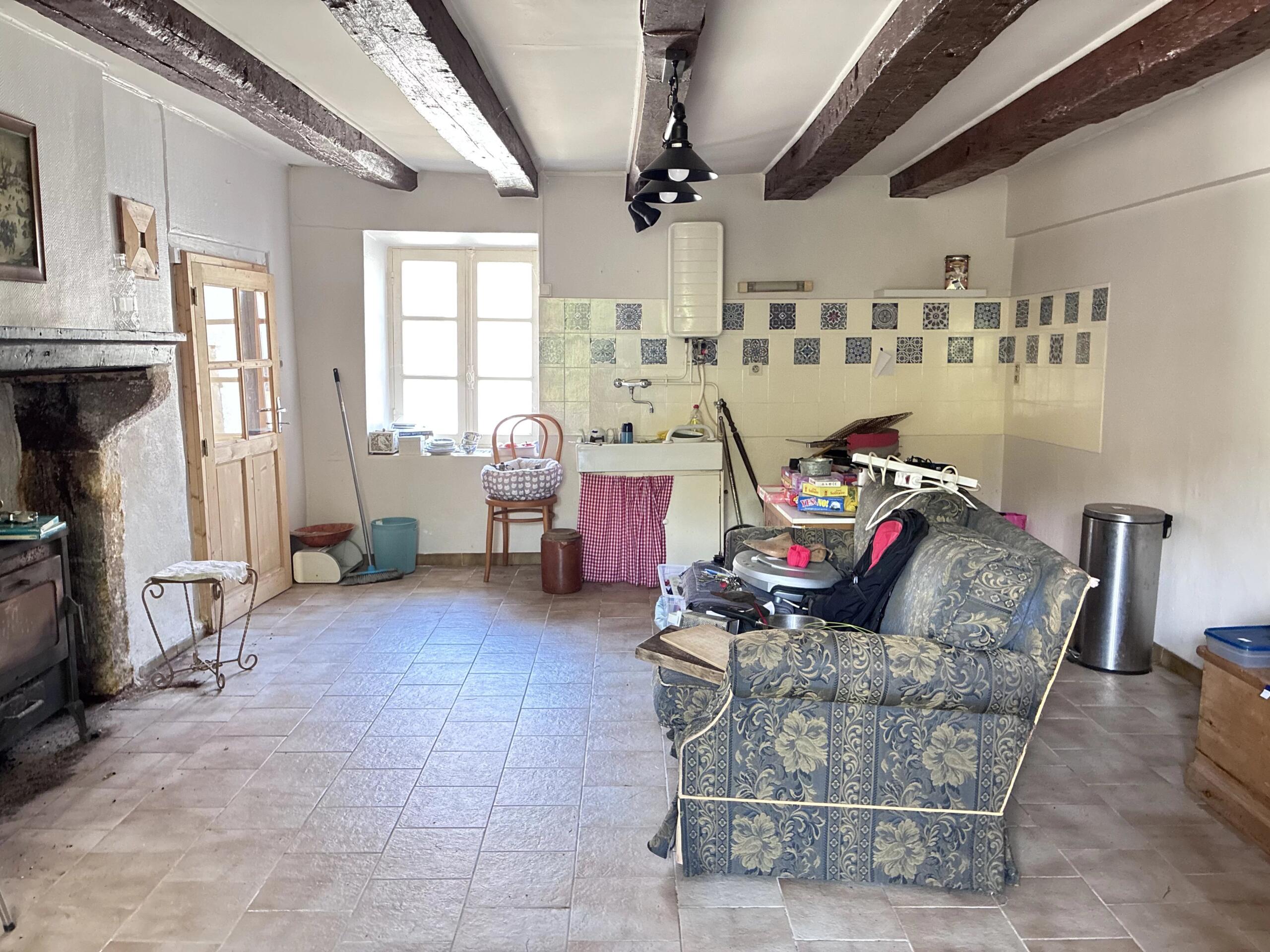 Small hamlet house with a barn and land, Poitou-Charentes – France – BVI83563