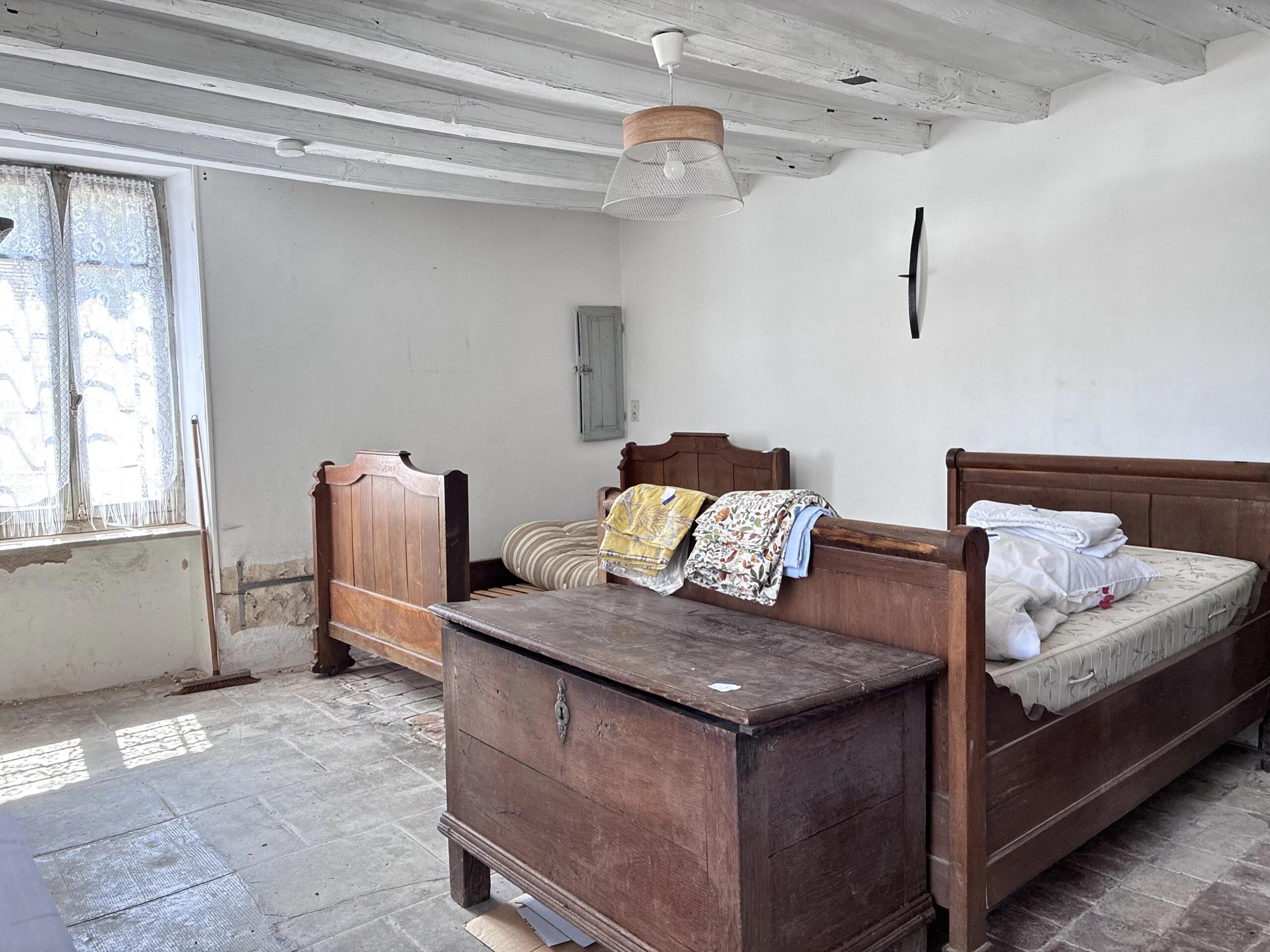 Small hamlet house with a barn and land, Poitou-Charentes – France – BVI83563