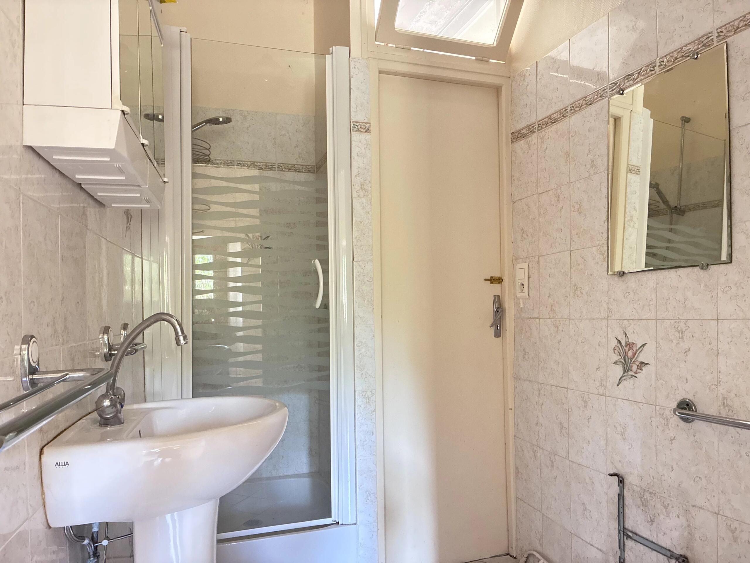 Small hamlet house with a barn and land, Poitou-Charentes – France – BVI83563