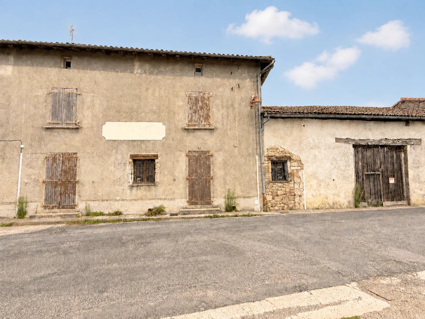 Historic Village Property with Substantial Barn and Large Garden, Poitou-Charentes – France – BVI86156