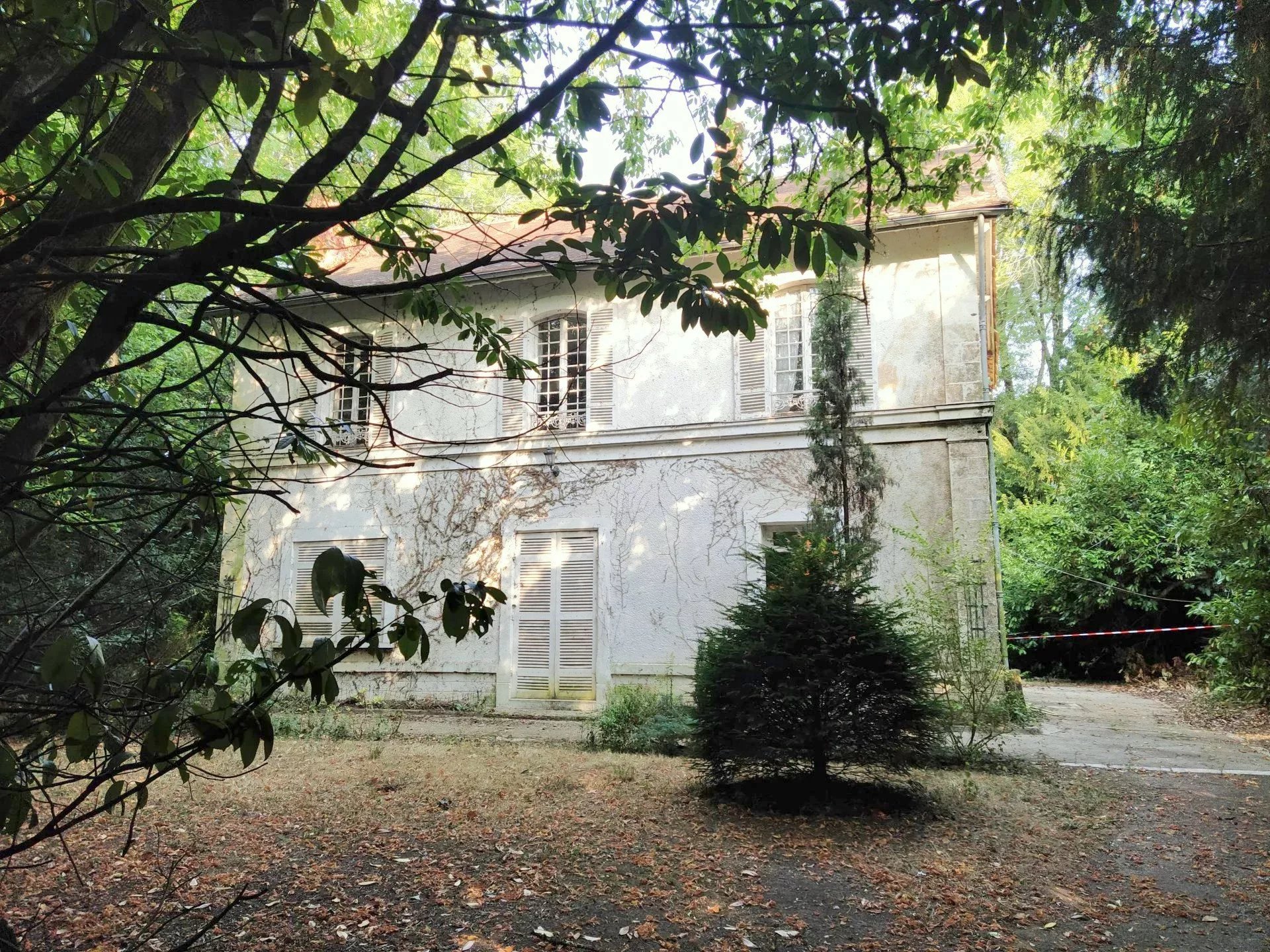 4 bed period detached in need of renovation, Aquitaine – France – BVI81318
