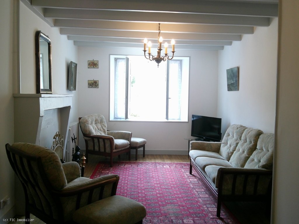 2 bedroom House in Verteuil-Sur-Charente, France – r7566