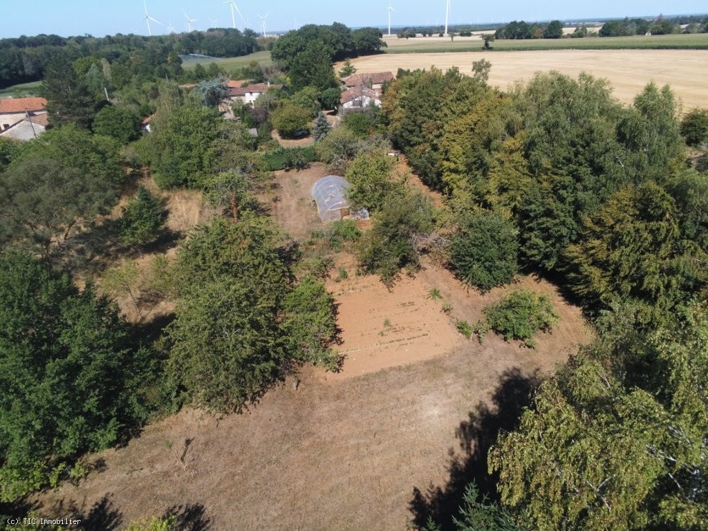 3 bedroom House in Champagne-Mouton, France – r7563