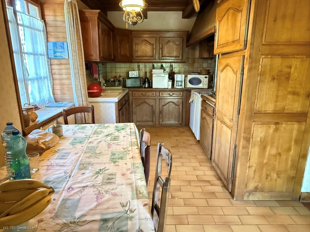 3 bedroom House in Champagne-Mouton, France – r7563