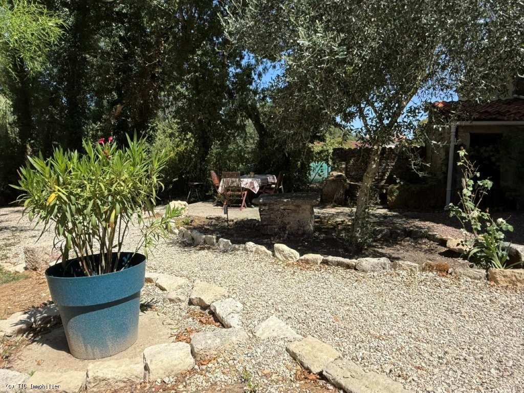 3 bedroom House in Mansle, France – r7561