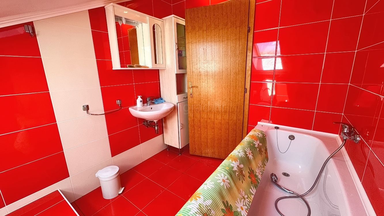 3 bedroom apartment in Krk, Croatia – 103715