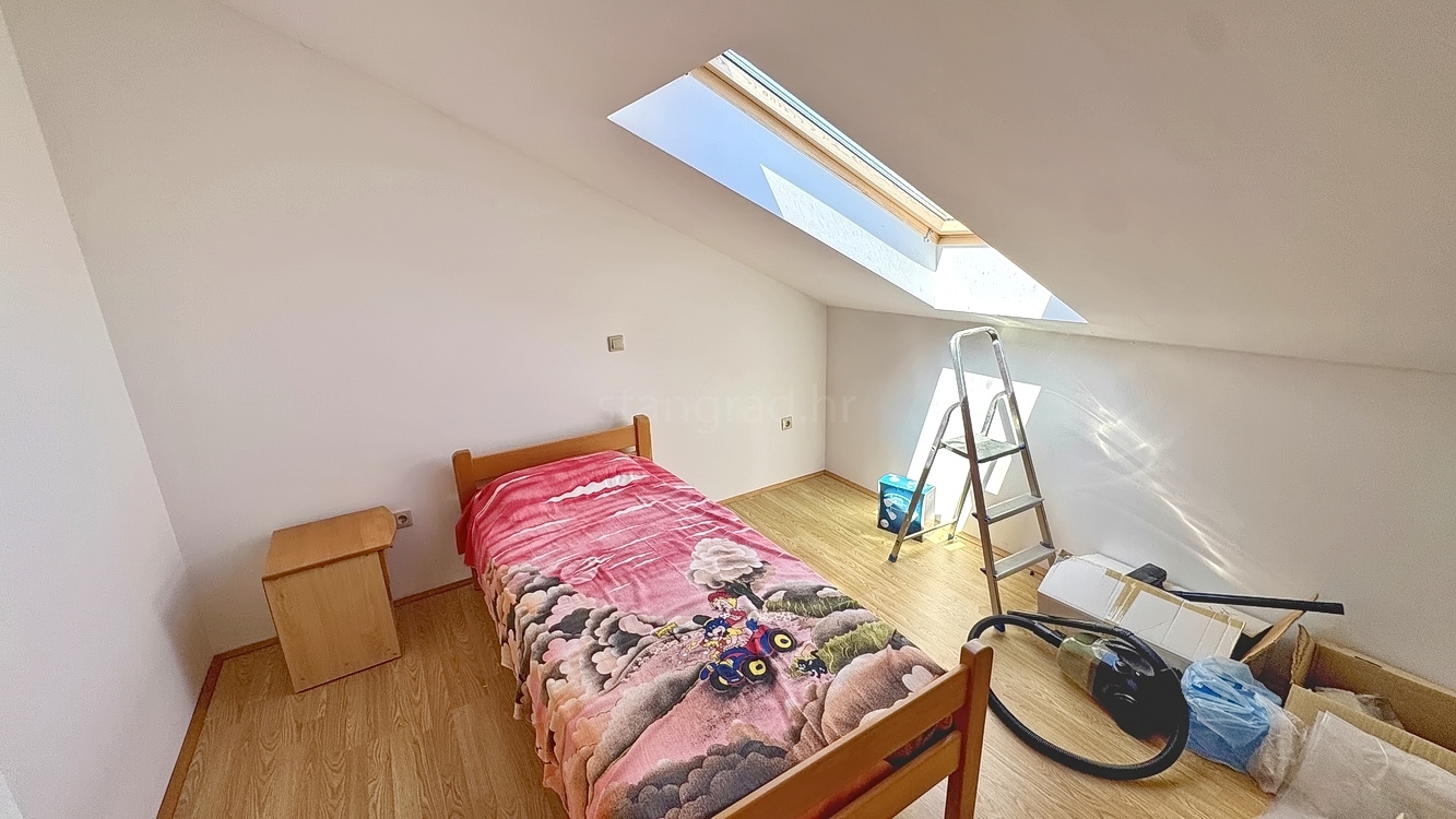 3 bedroom apartment in Krk, Croatia – 103715