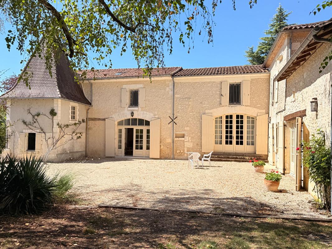 7 bedroom maison in Verteillac, Dordogne, France