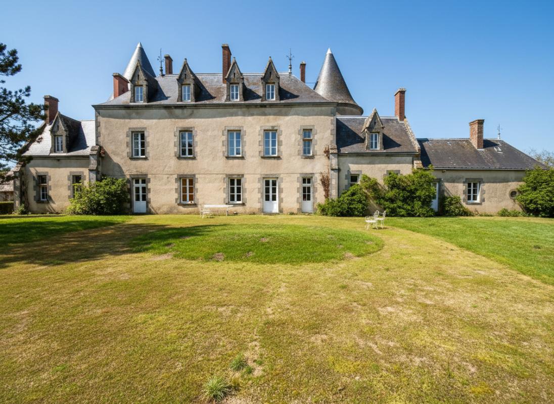 7 bedroom demeure in Le Dorat, Haute-Vienne, France