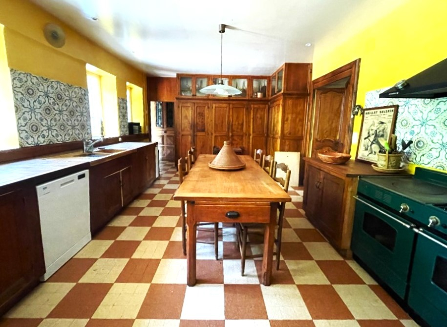 9 bedroom corps de ferme in Chaudes Aigues, Cantal, France