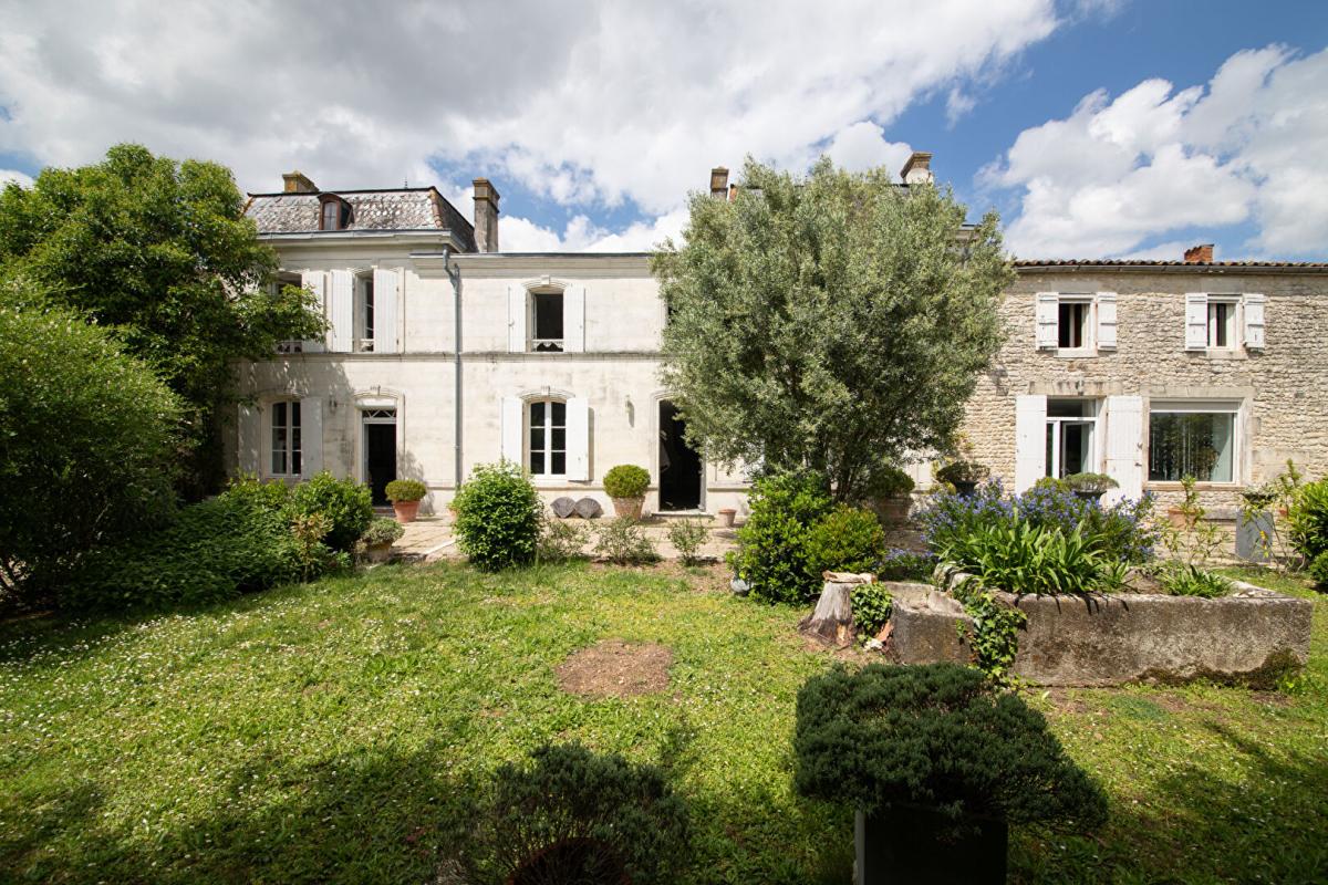 5 bedroom maison bourgeoise in La Benate, Charente-Maritime, France