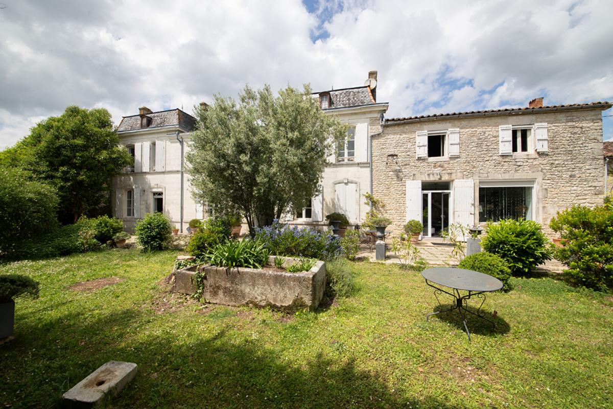 5 bedroom maison bourgeoise in La Benate, Charente-Maritime, France