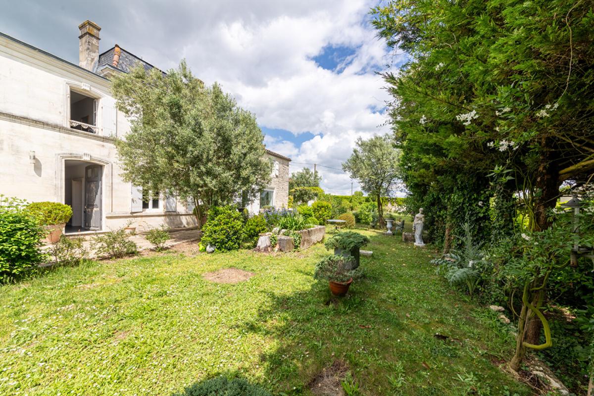 5 bedroom maison bourgeoise in La Benate, Charente-Maritime, France