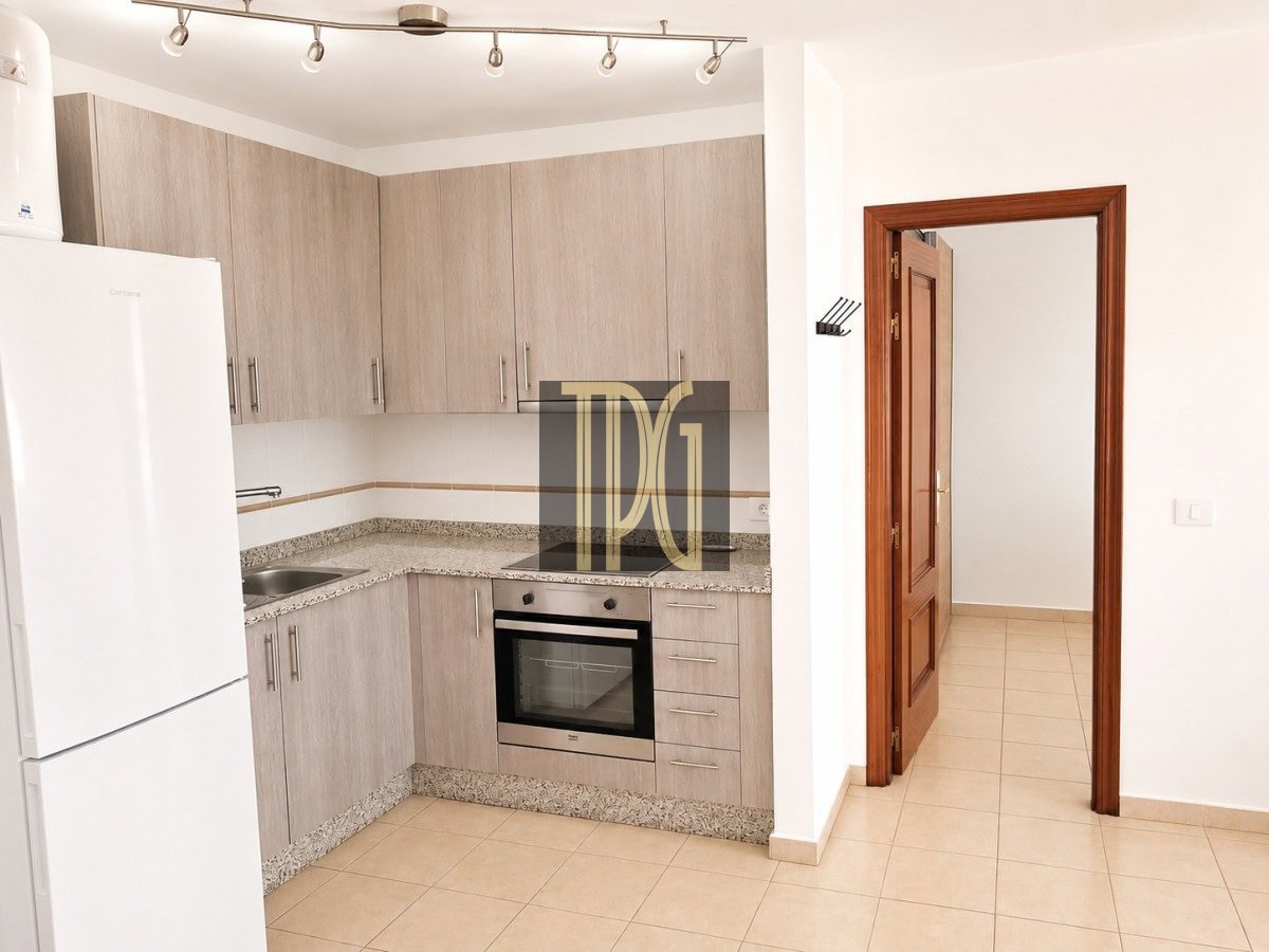 2 Bedroom Apartment for Sale in Arona – OPN1948R