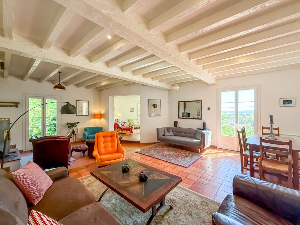 Encausse-les-Thermes – Stunning 3-bedroom property, with panoramic views, a potential gite and beautiful parkland in Pyrenees.