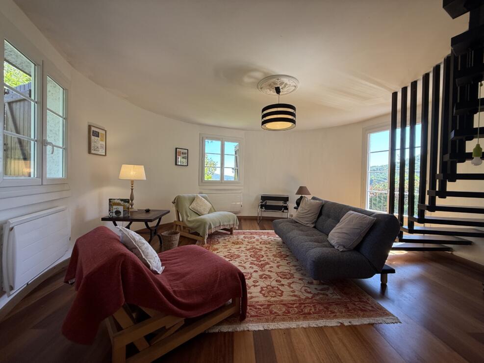 Encausse-les-Thermes – Stunning 3-bedroom property, with panoramic views, a potential gite and beautiful parkland in Pyrenees.