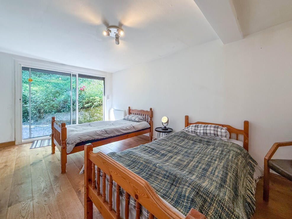 Encausse-les-Thermes – Stunning 3-bedroom property, with panoramic views, a potential gite and beautiful parkland in Pyrenees.