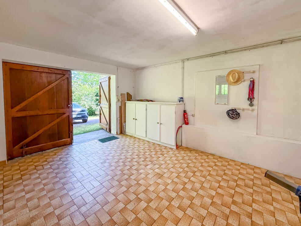 Encausse-les-Thermes – Stunning 3-bedroom property, with panoramic views, a potential gite and beautiful parkland in Pyrenees.