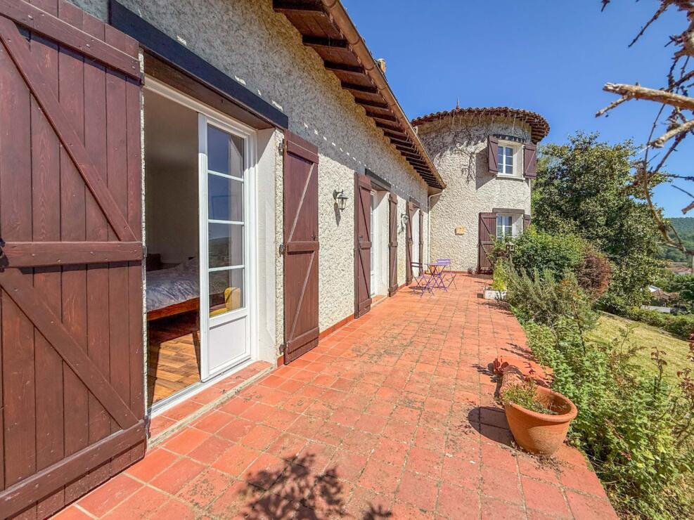 Encausse-les-Thermes – Stunning 3-bedroom property, with panoramic views, a potential gite and beautiful parkland in Pyrenees.