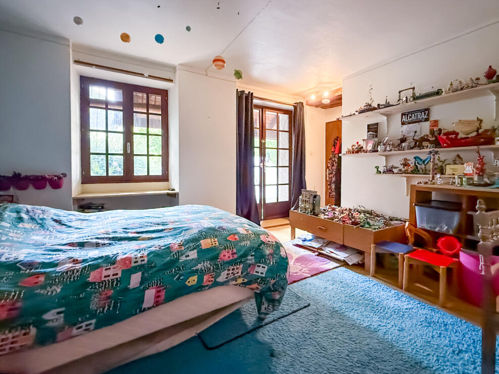 Boutx – Spacious mountain home & independent apartment, stunning views & flexible rental potential – 10 mins to skiing