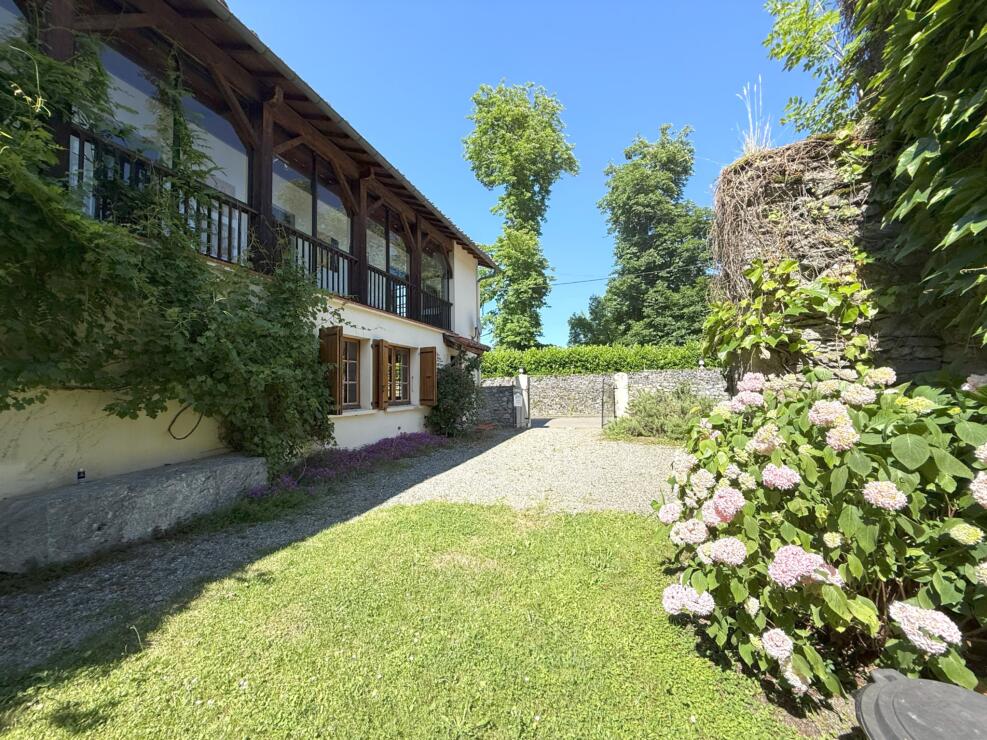 Sauveterre-de-Comminges – Charming 4-bed detached Home in pyrenees village, near all outdoor activities with sunny garden