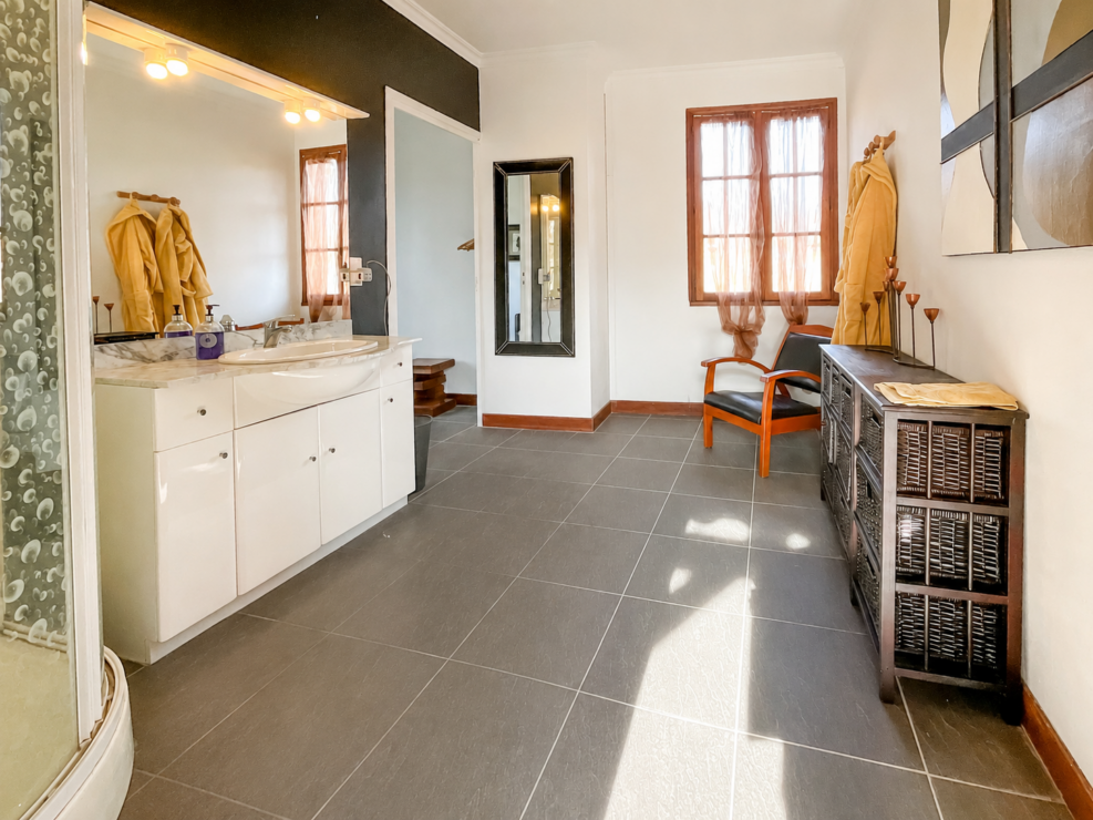Sauveterre-de-Comminges – Charming 4-bed detached Home in pyrenees village, near all outdoor activities with sunny garden