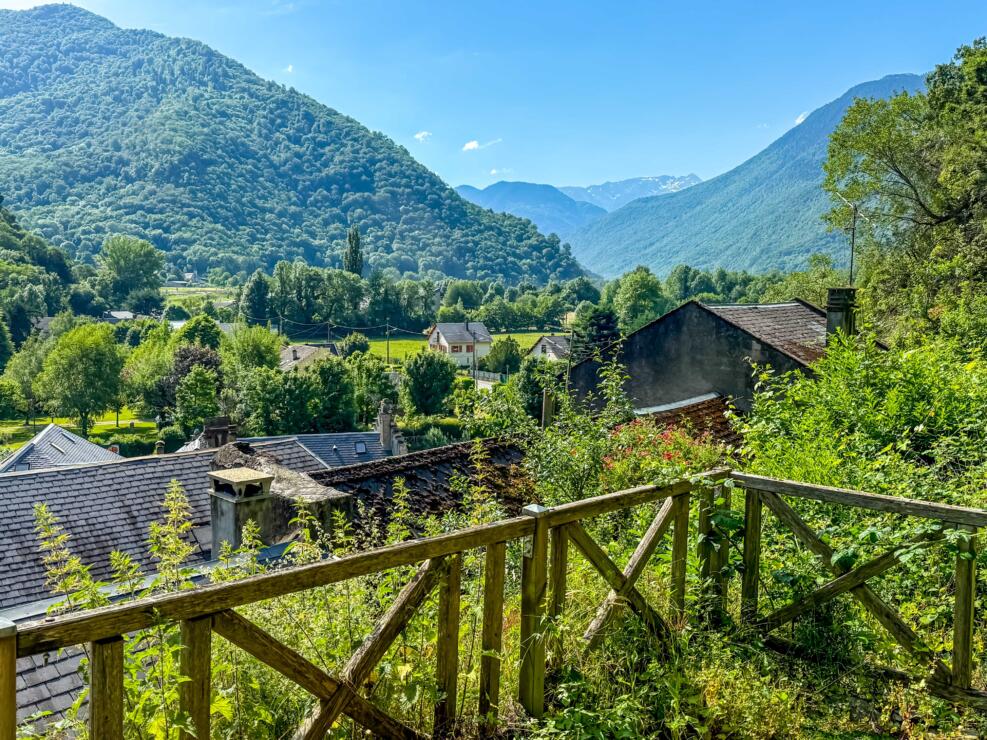 Saint-Béat-Lez – Beautiful Scandinavian-inspired Pyrenean stone house with mountain views and small secret garden