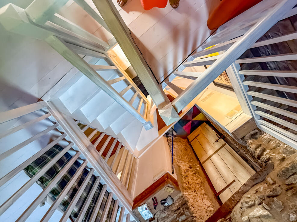 Saint-Béat-Lez – Beautiful Scandinavian-inspired Pyrenean stone house with mountain views and small secret garden