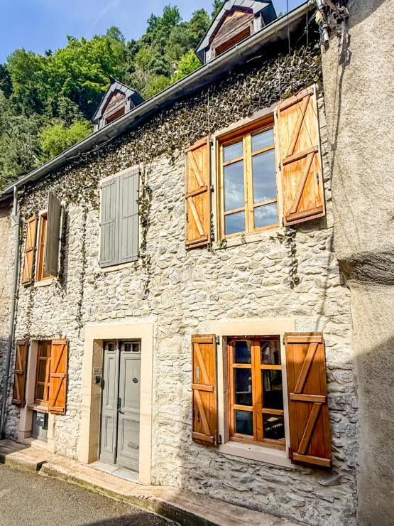 Saint-Béat-Lez – Beautiful Scandinavian-inspired Pyrenean stone house with mountain views and small secret garden