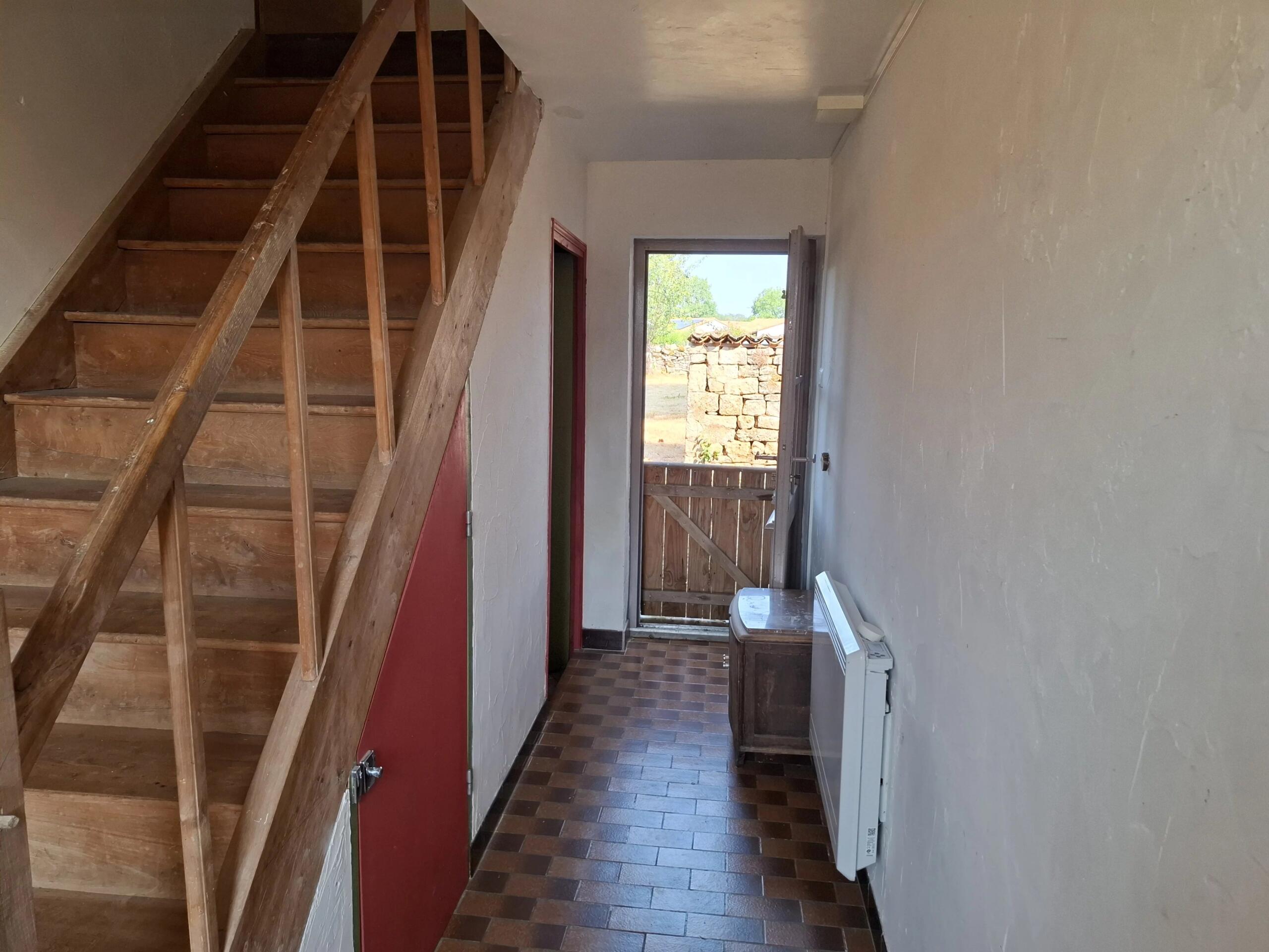 Tranquil property with large garden in heart of Melle, Poitou-Charentes – France – BVI86727