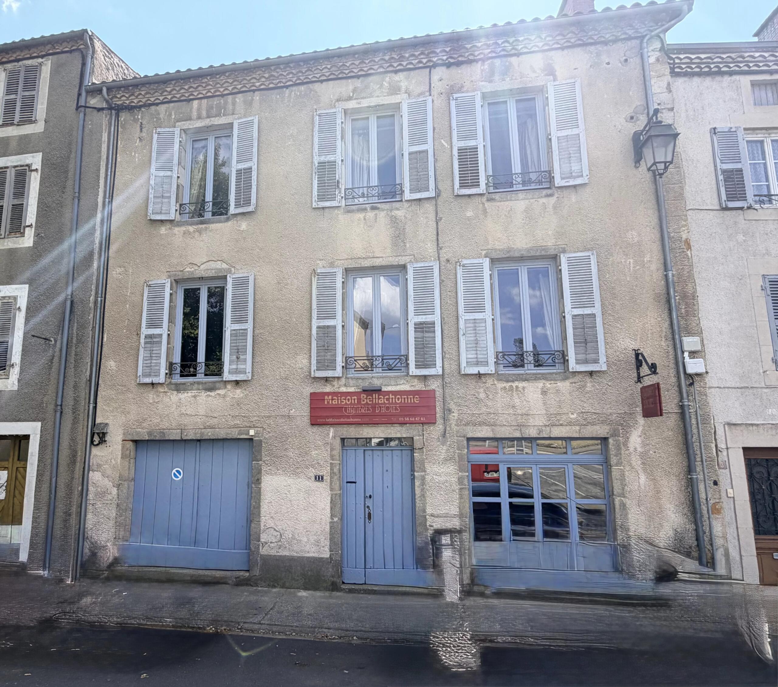 Substancial family house in the centre of vibrant town, chambre d’Hote possibilities, Limousin – France – BVI86935