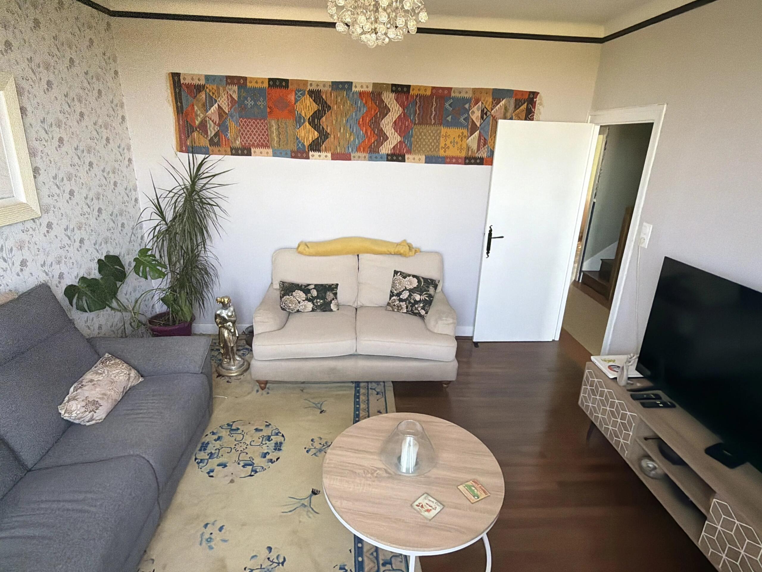 Renovated detached 4 bedroom house on the very edge of lively town, Poitou-Charentes – France – BVI86934