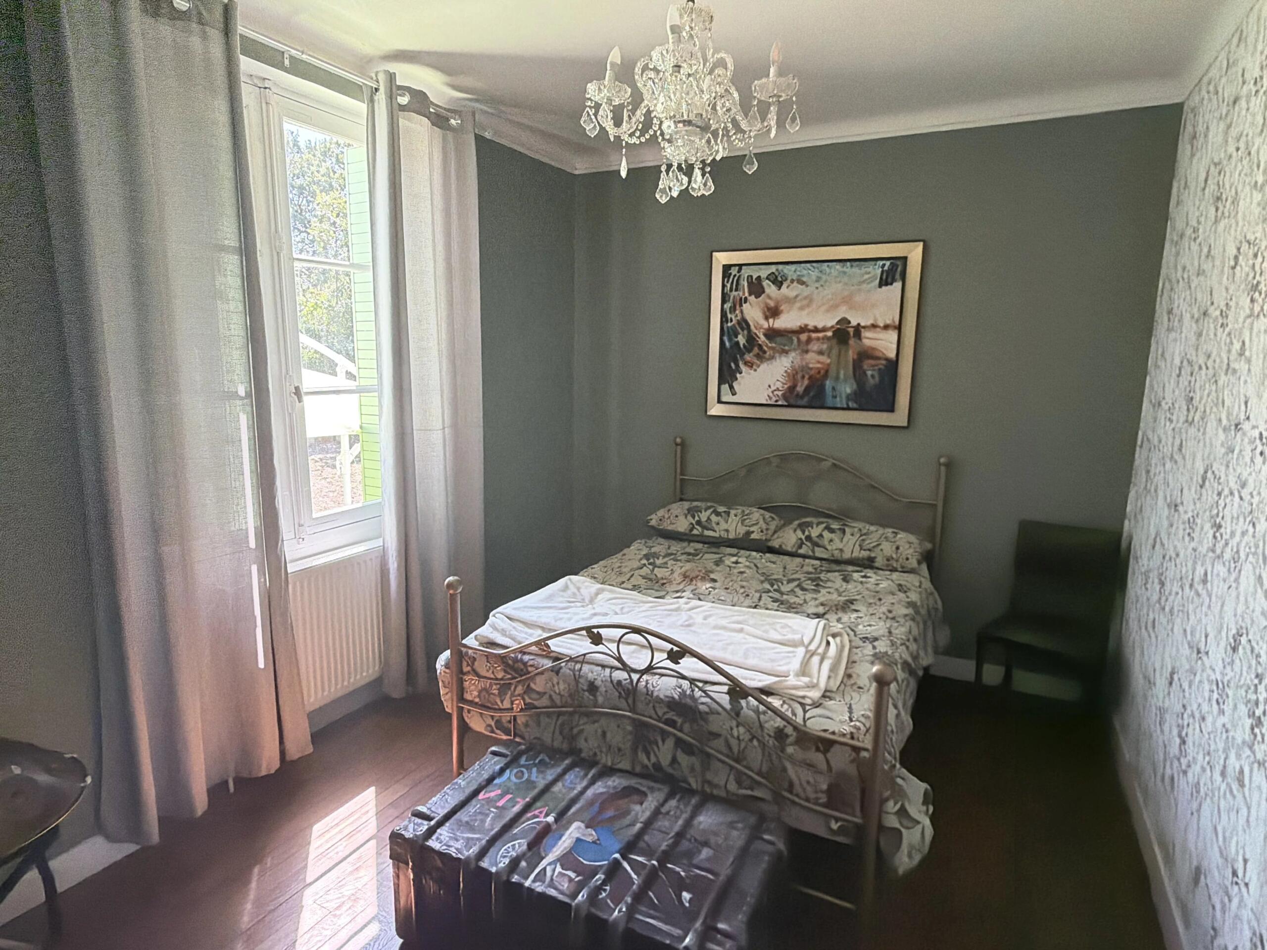 Renovated detached 4 bedroom house on the very edge of lively town, Poitou-Charentes – France – BVI86934
