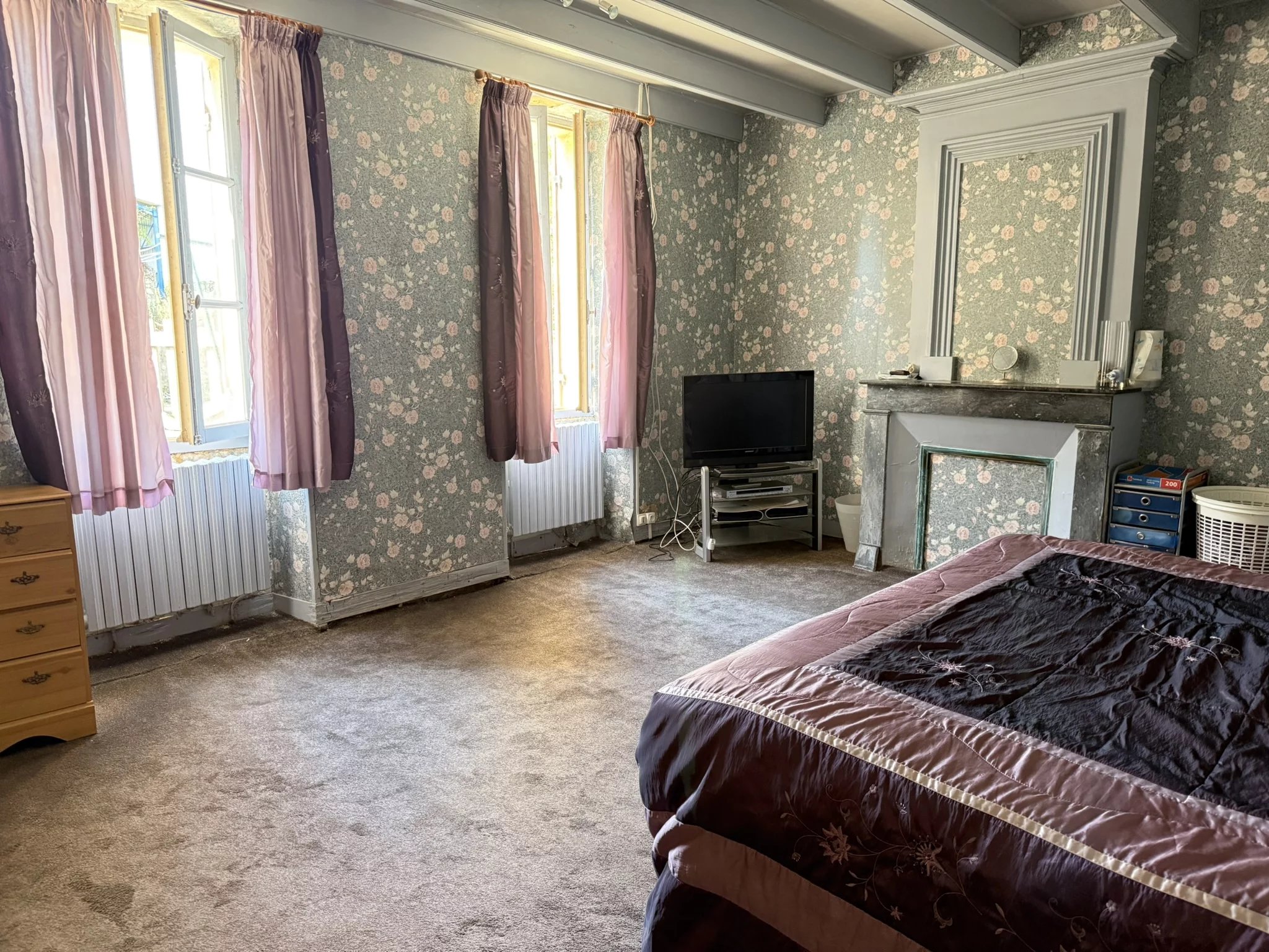 Stone house with 2 bedrooms and shower room on the ground floor, Poitou-Charentes – France – BVI86776