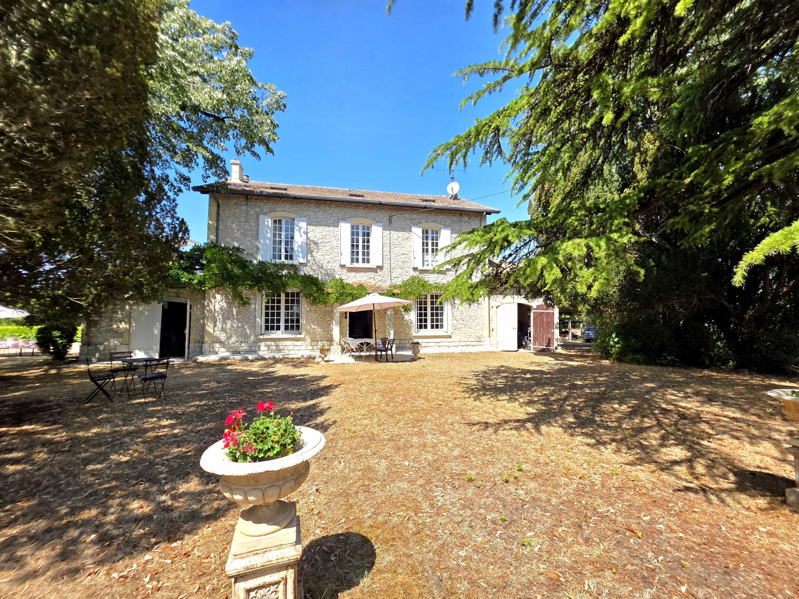 Elegant Maison de Maitre with swimming pool near Eymet, Aquitaine – France – BVI82880